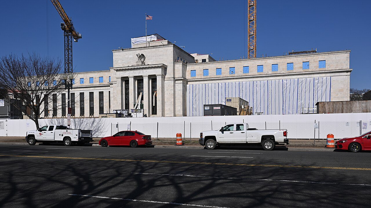 Federal Reserve Signals Cautious Approach to Rate Cuts