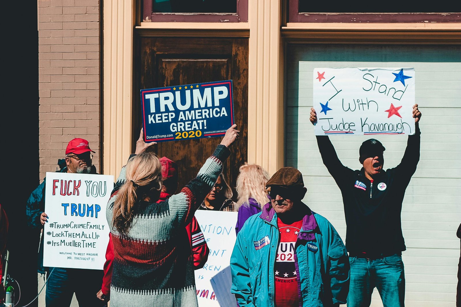 Trump-Endorsed Candidates Gain Ground in Key States