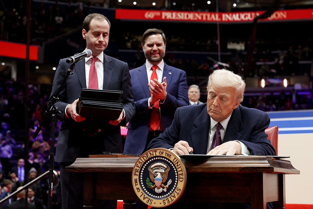 Donald Trump Signs New Order to Tighten U.S. Mail‑In Voting Rules Nationwide