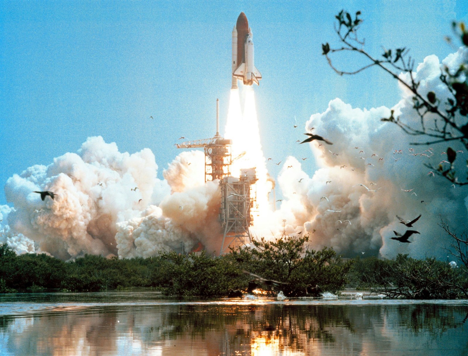 NASA Launches Artemis II — America Takes a Bold Step in New Moon Race with China