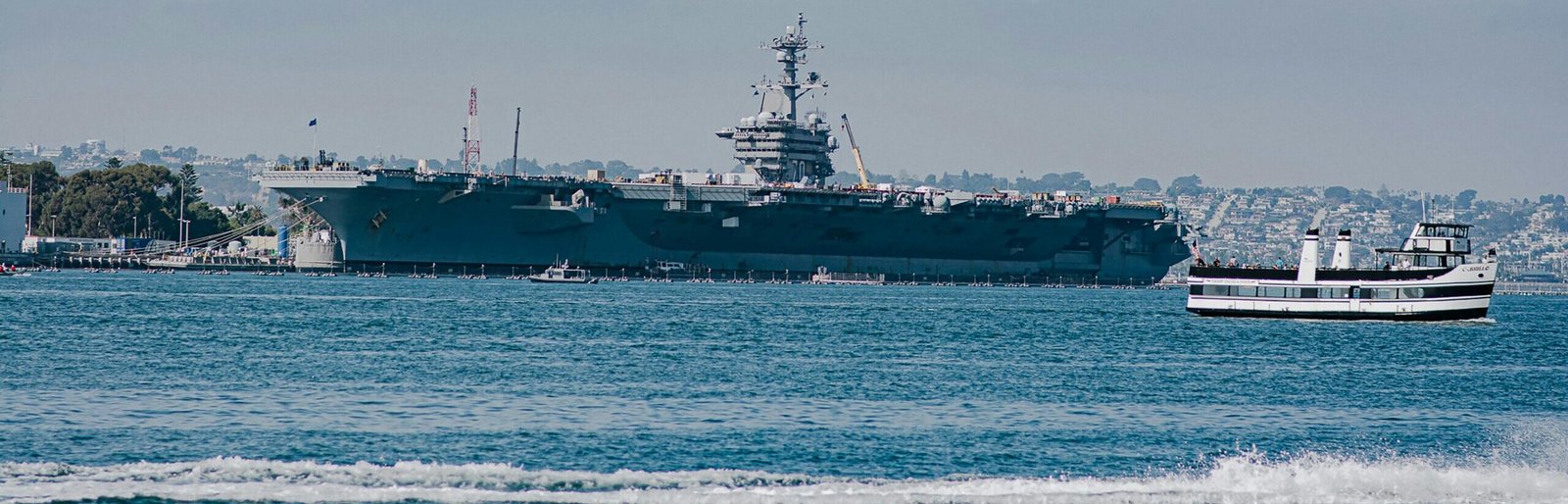 U.S. Naval Strategy Highlights Role of Destroyers and Submarines in Strait Operations