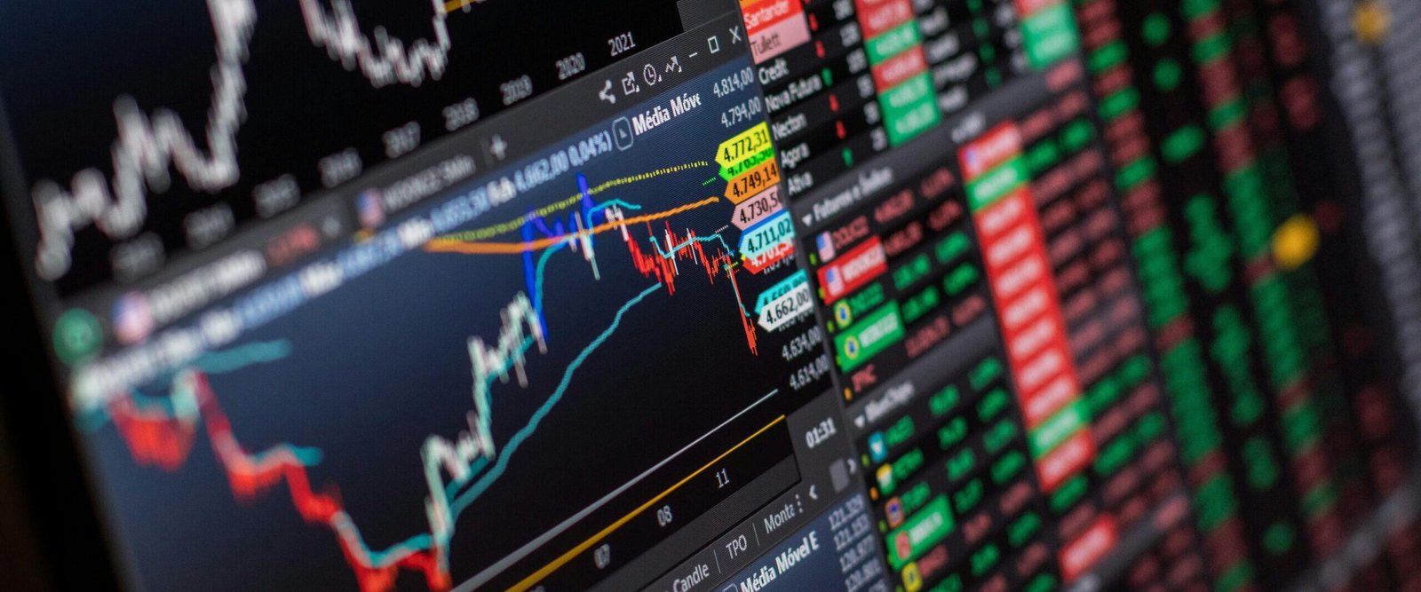 Trump’s 15% Tariff Bomb Just Dropped. Is It Time to Panic-Sell Crypto?