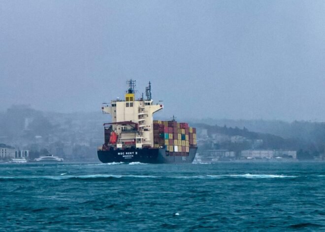 Iran Reimposes Strait of Hormuz Restrictions, Raising Global Concerns