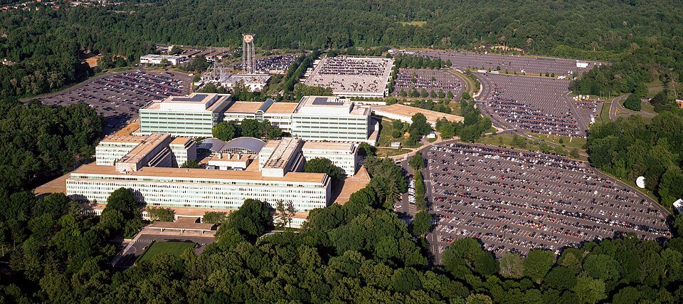 A CIA Officer Just Said the Lab Leak Was Always the Leading Theory and That It Got Buried