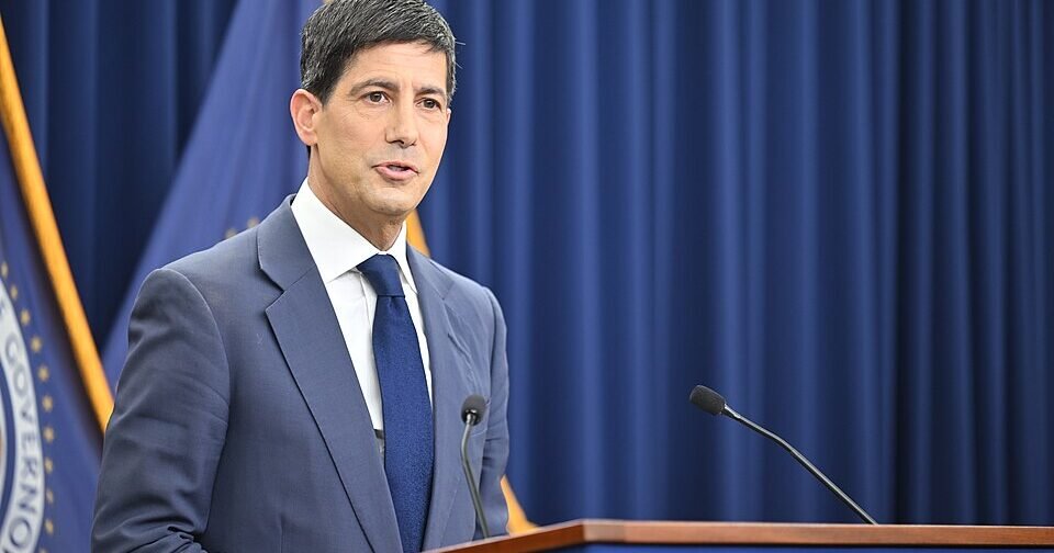 Fed Chair Kevin Warsh Signals New Approach During House Hearing