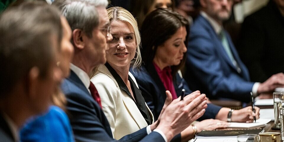 The Notepad Seen ‘Round Wall Street Inside Bessent’s Camp David Yen Signal