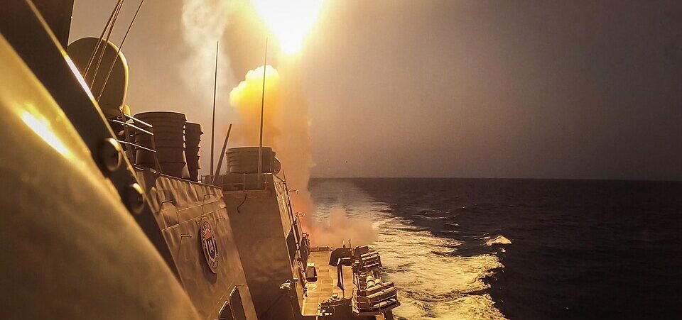 Houthi Missile Strike Targets Presidential Palace in Aden, Leaving Five Dead